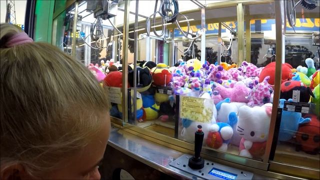 VLOG: Парк развлечений|Лунапарк|Аттракционы|Огромное колесо обозрения на Кипре|Макдональдс|Айя-напа