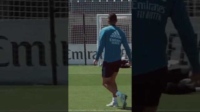 Casemiro NO LOOK GOAL.👀❌#football #viral