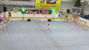 детский танец  скакалками