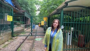 Перелезаем через заборы в дождевике с Мариной Давыдочкиной