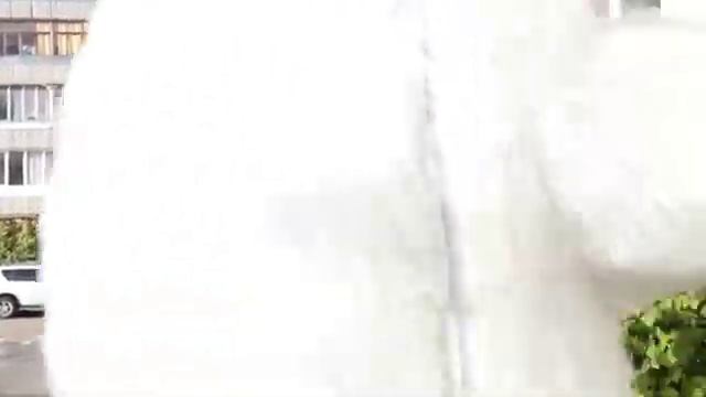 Белый Мишка поздравил с 18-летием девушку, а родители подарили ей машину! Севастополь смотреть онлайн