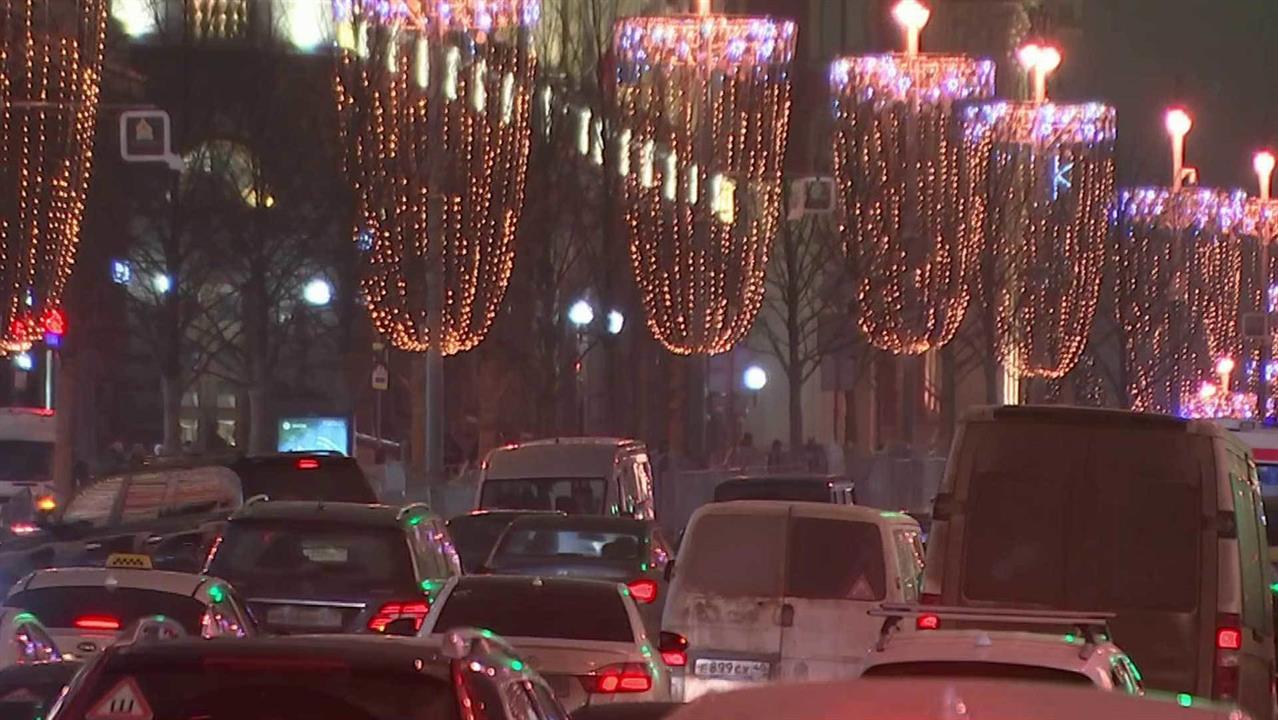 В Москве на новогодние праздники Тверская улица, Охотный ряд и Моховая станут пешеходными