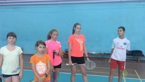 Урок 1. Волан на сетке в бадминтоне