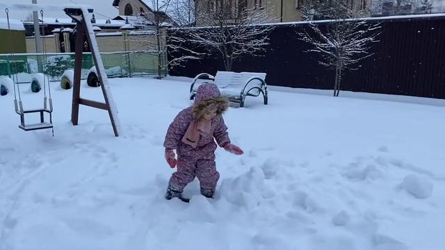 Снег в Подмосковье. смотреть онлайн