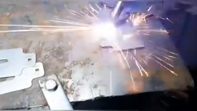 Лучший полуавтомат ? (Варит настолько тонкие металлы) смотреть онлайн