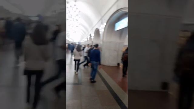 Калоритный Киргиз. Метро. Москва смотреть онлайн