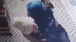 МУЖЧИНА УДАРИЛ ЧЕТЫРЕХ ЛЕТНЕГО МАЛЬЧИКА !