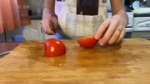 Простой салат с тунцом и каперсами