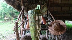 How to Make Fish Traps from Bamboo: Survival Alone In The Rainforest | EP.71