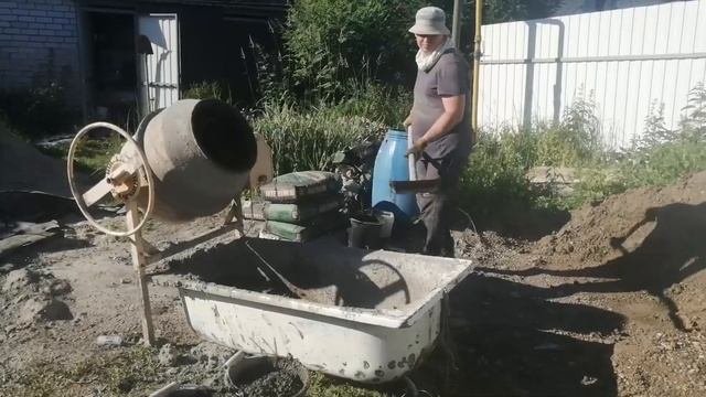 Заливка армопояса, строю дом из теплоблока