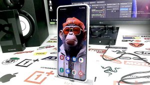 Самартфон заряжается только выключенным а включенным нет