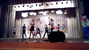 Учат в школе  . Танец