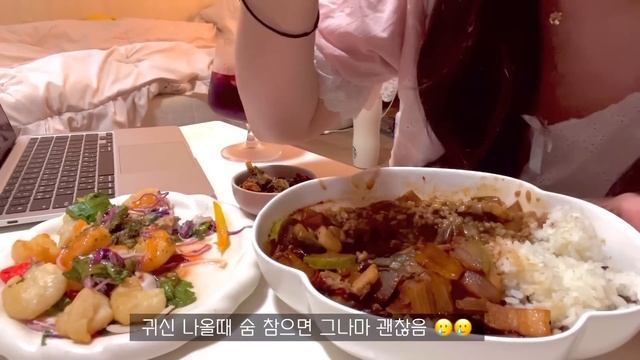 ENG) 자취생 브이로그 ? 허니콤보 떡볶이 조합 못지나치지? 옥수수로 다양한 요리하는 일상로그 (짹짹커피,짜장밥,칠리새우,옥수수피자,오일파스타,토스트,크리스탈라이트,녹차라떼)