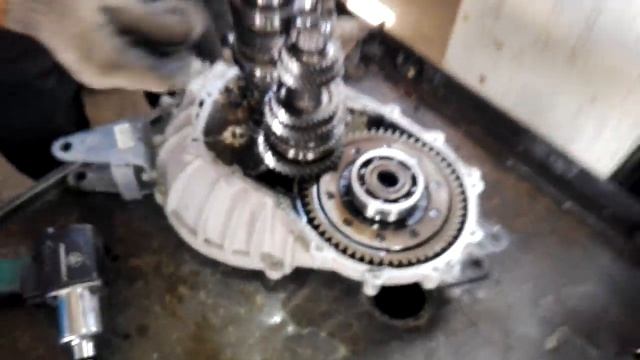Ремонт Geely Emgrand, замена пятой передачи, замена второй передачи, замена всех подшипников смотреть онлайн