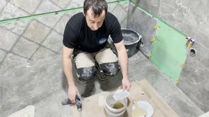 ОПЯТЬ ИСПРАВЛЯЮ ШВЫ ЭПОКСИДНОЙ ЗАТИРКОЙ, ТЕПЕРЬ НА СТЕНАХ!