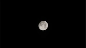 The Moon Wandering (Canon EOS 7D + Sigma APO 70-300)