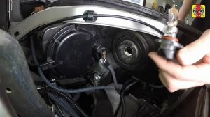 How to Replace the headlight bulbs on the Toyota RAV4 2013 to 2018