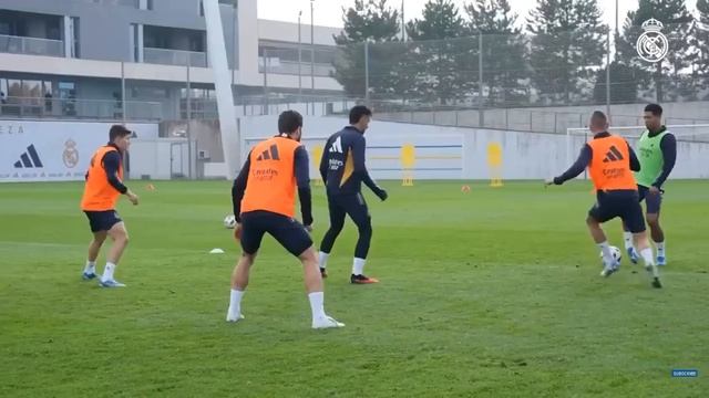 Тренировка Реала Мадрида смотреть онлайн