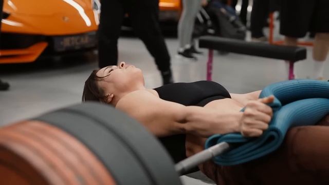 ЧЬИ ЯГОДИЦЫ САМЫЕ СИЛЬНЫЕ В МИРЕ?