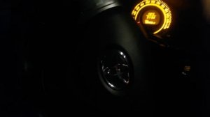 Непонятный звук при повороте руля тойота королла