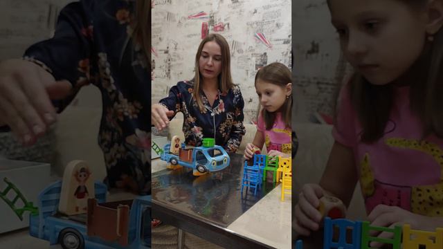 играем в настольную игру Семья Трефликов 