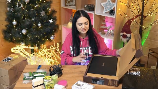 Нашла НОУТБУК! / ДОРОГИЕ ПОТЕРЯННЫЕ ПОСЫЛКИ / Mystery Box VS Потерянный Чемодан !? смотреть онлайн