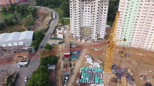 Стройка. Башенные краны КБ 503. Здесь упал кран...