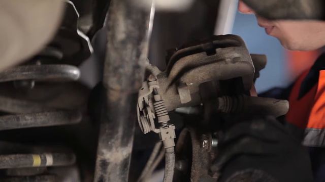 Kako zamenjati zadnji zavorni diski, zadnje zavorne ploščice na VW SHARAN 7M [Vodič] смотреть онлайн