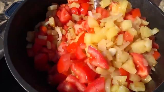 ЗАВТРАК ТУРИСТА! ЯИЧНИЦА С КАРТОШКОЙ И ПОМИДОРАМИ! смотреть онлайн