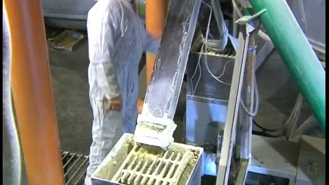 Агротрейд. Полножирная экструдированная соя.avi