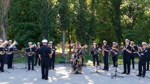 Эй, моряк ты слишком долго плавал1