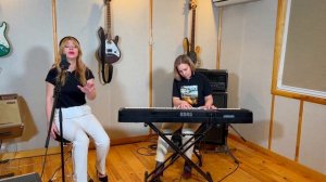 Желаю тебе, Земля моя (Счастья тебе, Земля). 1981. Музыка – Юрий Саульский, слова – Леонид Завальнюк