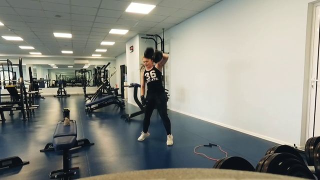 CrossFit WOD с гантелью и скакалкой - скорость и выносливость. Бонус - рецепт самой вкусной пахлавы смотреть онлайн