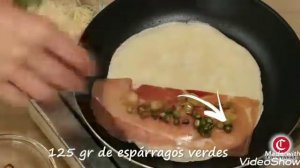 Crepes sin gluten con espárragos verdes sin blancos y jamón marrón serrano