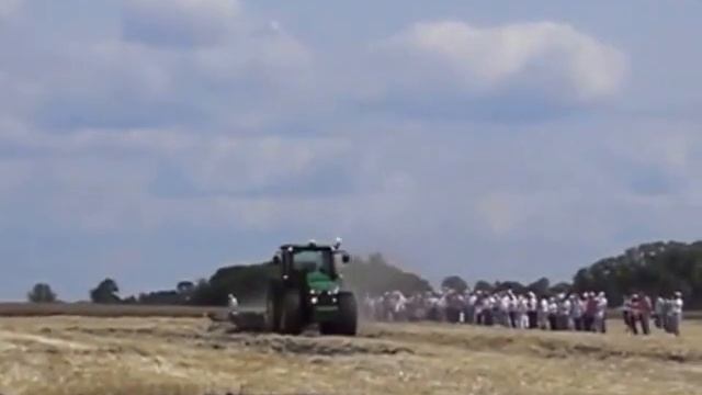 Работа трактора без тракториста смотреть онлайн