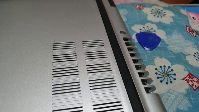 Repair of the Acer Aspire 5 (lines on screen) (blank screen & power on) (loose graphics connector) смотреть онлайн