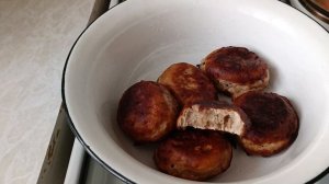 ОЛАДЬИ из ржаной закваски и ржаной муки.