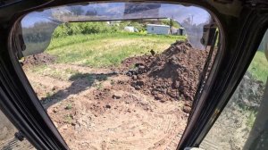 Выкопал небольшое озеро за 3.5 часа,на экскаваторе который молил о сервисе