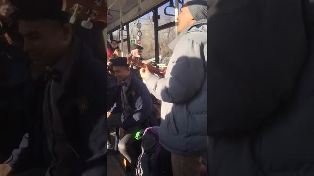 Аргентинцы спели в маршрутке в Красноярске смотреть онлайн