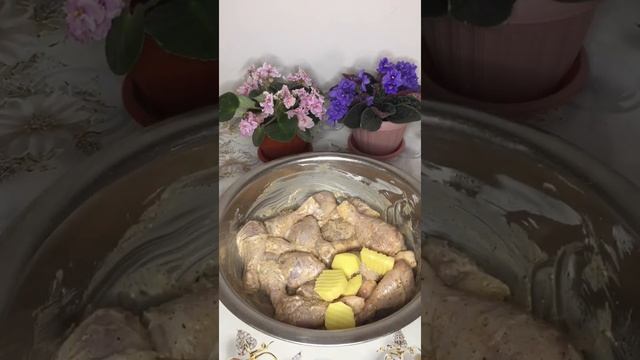 Сочные голени с картофелем в духовке смотреть онлайн