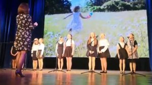 Детский ансамбль "Ассоль" город Светогорск.  В исполнении песни " Дом в котором мы живем ".