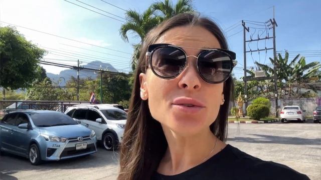 Мне НЕ дали права. Я НЕ проколола ухо. Но побывали на Samet Nangshe Viewpoint. смотреть онлайн