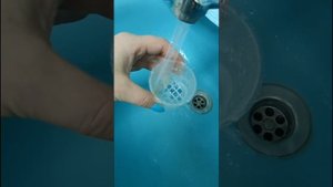 Уход за индивидуальным ушным вкладышем для слухового аппарата.