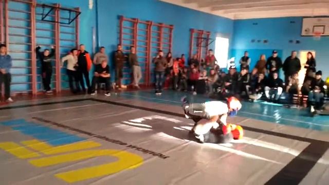 Кубок Полтавской области по UF MMA Пономаренко Ярослав 2й бой 3раунд смотреть онлайн