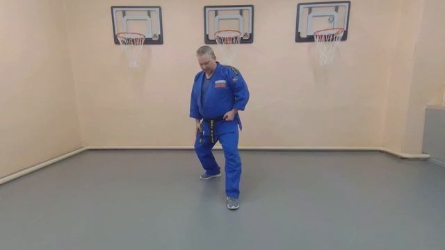 Стойка и перенос веса тела с ноги на ногу смотреть онлайн