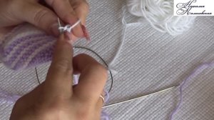 Тапочки для детей и взрослых. Вяжутся быстро.