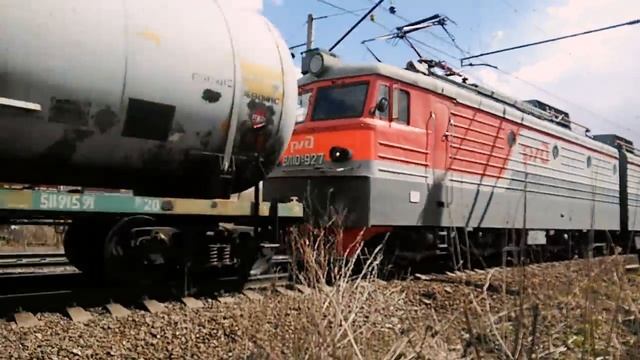 Что будет если положить на рельс 5 и 2 рубля,под поезд ВЛ10 смотреть онлайн