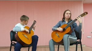 Батищев Егор р н п  Я гуляю во дворе