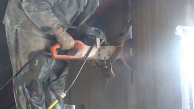Алмазная резка проемов в бетонных стенах без пыли цены в Москве. Компания Буравчик: +7(495)991-81-2 смотреть онлайн