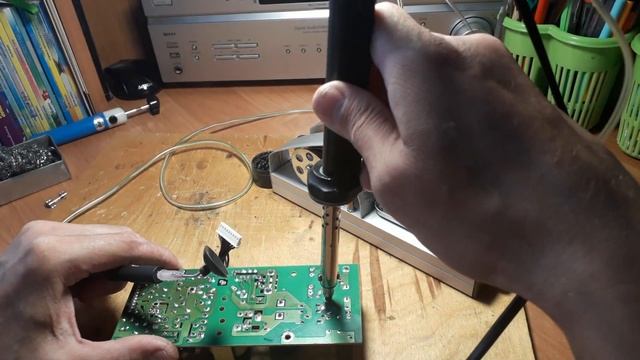 Экстрактор припоя с электрическим вакуумным компрессором. Оловоотсос.